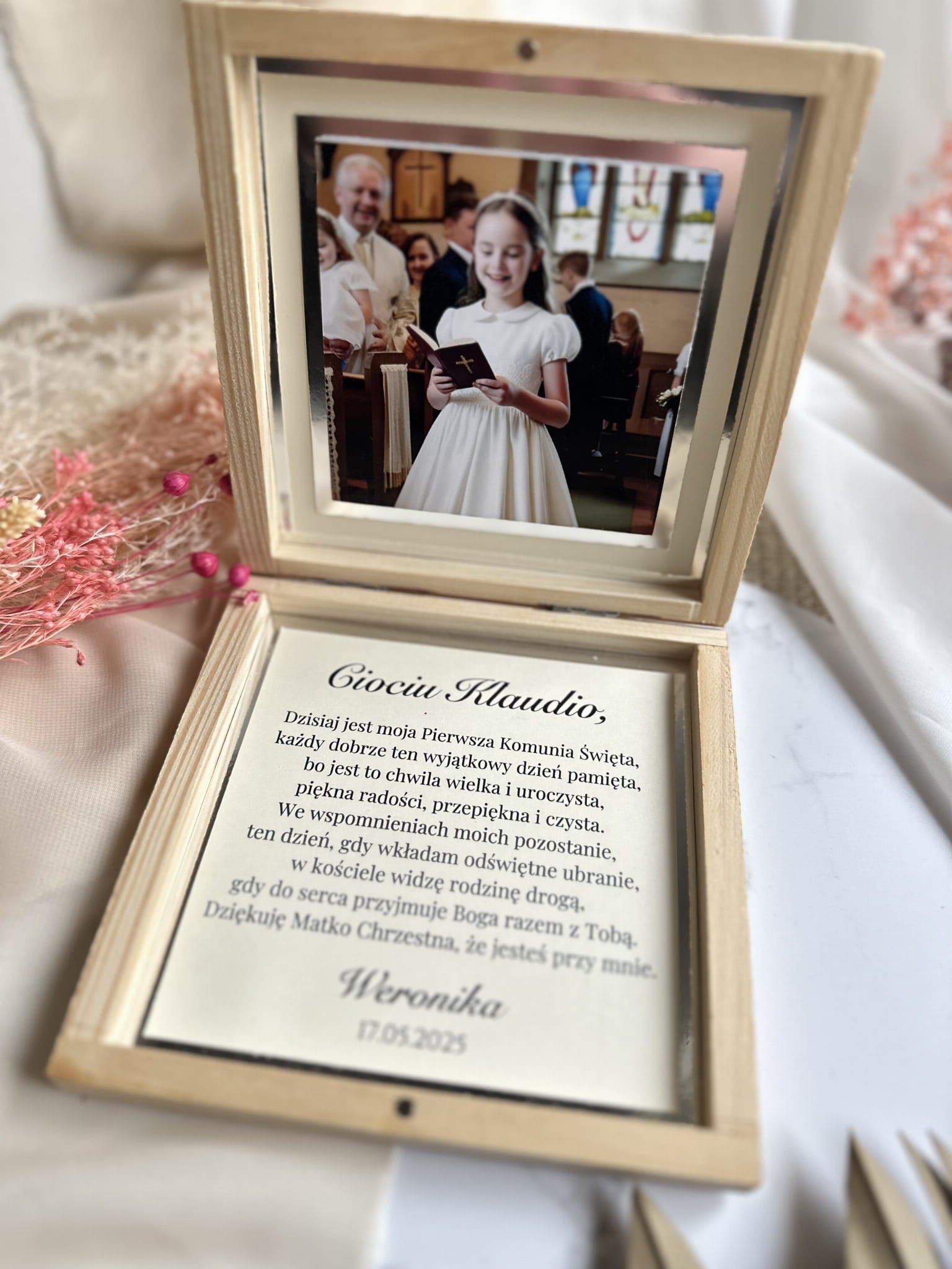 Podziękowania komunijne w płaskim pudełku
